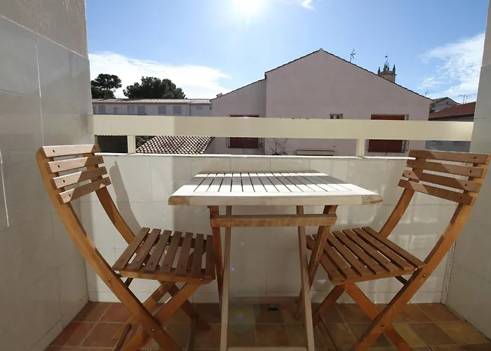 T2 Au Coeur Du Village Avec Garage, Balcon Ensoleille Et Wifi A Balaruc-les-bains. - Fr-1-553-183 *
