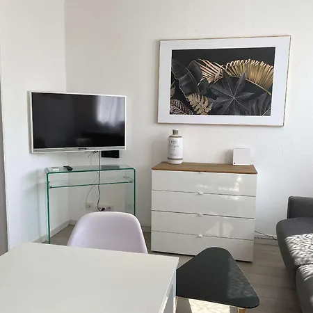 T2 Au Coeur Du Village Avec Garage, Balcon Ensoleille Et Wifi A Balaruc-les-bains. - Fr-1-553-183 *