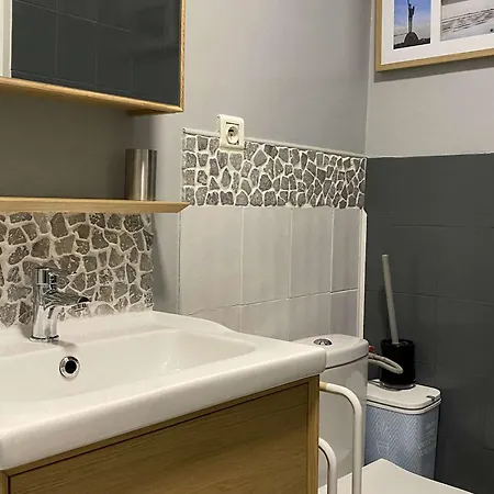T2 Au Coeur Du Village Avec Garage, Balcon Ensoleille Et Wifi A Balaruc-les-bains. - Fr-1-553-183 * Balaruc-les-Bains