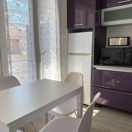 T2 Au Coeur Du Village Avec Garage, Balcon Ensoleille Et Wifi A Balaruc-les-bains. - Fr-1-553-183 Daire