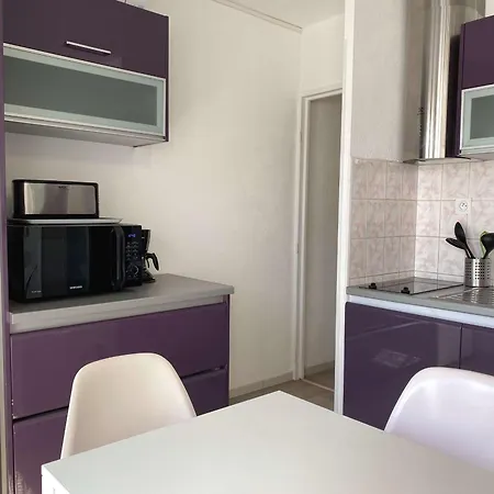 T2 Au Coeur Du Village Avec Garage, Balcon Ensoleille Et Wifi A Balaruc-les-bains. - Fr-1-553-183 Daire