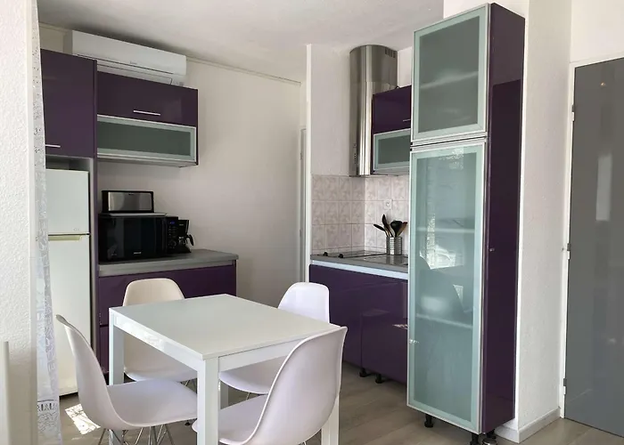 T2 Au Coeur Du Village Avec Garage, Balcon Ensoleille Et Wifi A Balaruc-les-bains. - Fr-1-553-183 * Balaruc-les-Bains